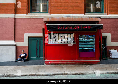 New York, Stati Uniti d'America - 8 Agosto 2016 - Estrarre il pranzo sparso su Prince Street in Soho ©Stacy Rosenstock Walsh/Alamy Foto Stock