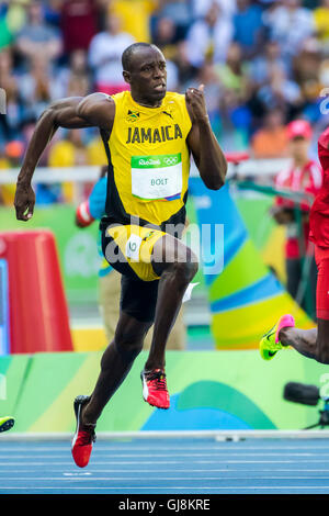 Rio de Janeiro, Brasile. 13 Ago, 2016. Usain Bolt (JAM) concorrenti negli uomini della 100m riscalda al 2016 Olimpiadi estive. © Paul J. Sutton/NCP Fotografia. Credito: NCP Fotografia/Alamy Live News Foto Stock