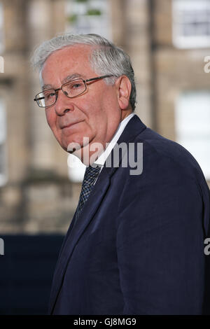 Edimburgo, Scozia. Il 13 agosto 2016. Mervyn King, ex governatore della Banca d'Inghilterra al Edinburgh Book Festival. Brian Wilson/Alamy Live News. Foto Stock