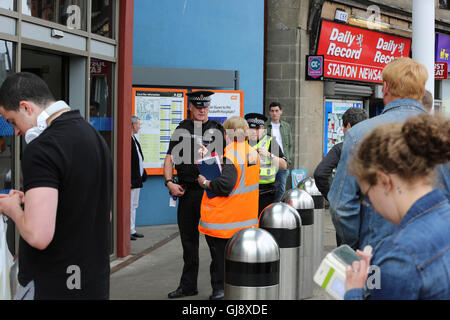 Partick treno e stazione della metropolitana evacuato e chiuso in avviso di sicurezza. Foto Stock