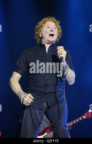 Betley, Cheshire, Regno Unito. 14 Ago, 2016. Simply Red eseguire live a corte Betley Farm come parte del Betley concerti. Credito: Simon Newbury/Alamy Live News Foto Stock