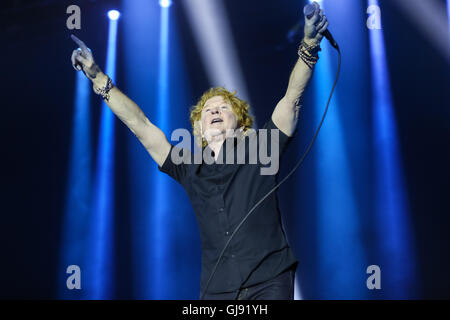 Betley, Cheshire, Regno Unito. 14 Ago, 2016. Simply Red eseguire live a corte Betley Farm come parte del Betley concerti. Credito: Simon Newbury/Alamy Live News Foto Stock