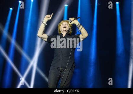 Betley, Cheshire, Regno Unito. 14 Ago, 2016. Simply Red eseguire live a corte Betley Farm come parte del Betley concerti. Credito: Simon Newbury/Alamy Live News Foto Stock