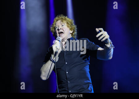 Betley, Cheshire, Regno Unito. 14 Ago, 2016. Simply Red eseguire live a corte Betley Farm come parte del Betley concerti. Credito: Simon Newbury/Alamy Live News Foto Stock