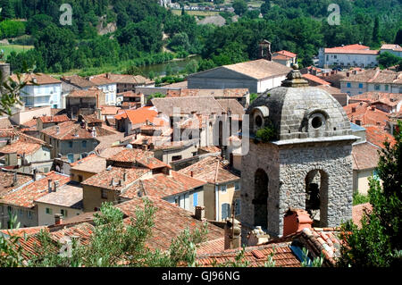 Panoramica della città dalle alture di Anduze Foto Stock