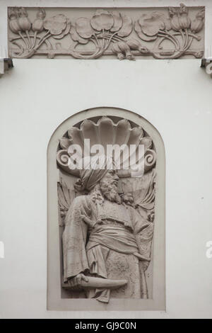 Allegoria dell'Impero Ottomano raffigurato su Art Nouveau casa di entrate in Parizska Street nella città vecchia di Praga, Repubblica Ceca. Le entrate house progettata dall architetto ceco Jan Vejrych fu costruita nel 1902-1904. Foto Stock