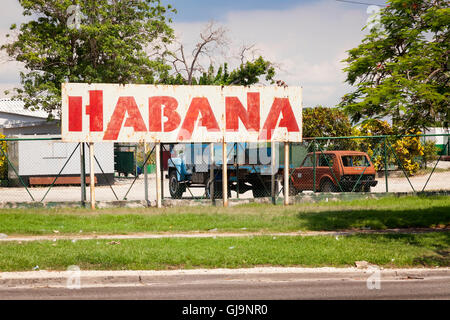 Un cartello che dice che Habana nel comune di Guanabacoa, Havana, Cuba. Foto Stock