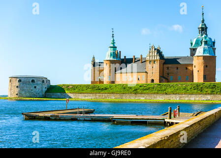 Kalmar, Svezia - 10 agosto 2016: Il Castello di Kalmar su una soleggiata giornata d'estate. Il castello è il meglio conservato del Rinascimento nordico Foto Stock