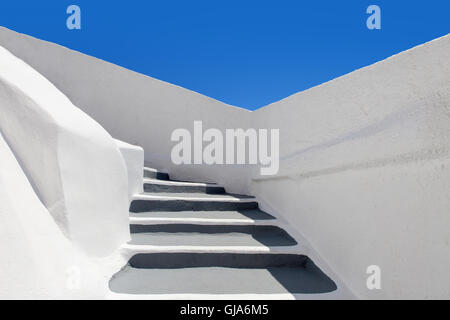 Famoso bianco e scale di grigio di Santorini Foto Stock