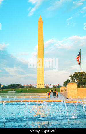 WASHINGTON DC - 1 settembre: Washington e la II Guerra Mondiale memoriali con persone il 1 settembre 2015 a Washington, DC. Foto Stock