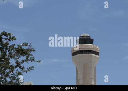 Per il controllo del traffico aereo torre presso l'Aeroporto Internazionale di Miami e a Miami, Florida Foto Stock