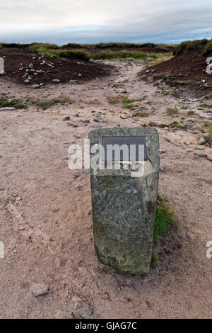 Sito del crash di Superfortress RB29 44-61999 "sopra esposti' nel ripiano superiore pietre, Bleaklow, Peak District in Inghilterra. Foto Stock