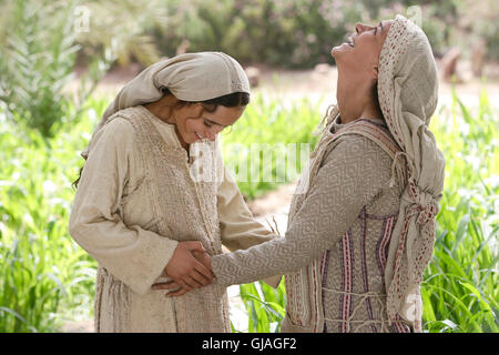 ES BEGAB SICH ABER zu der Zeit la storia della natività USA 2006 Catherine Hardwicke KEISHA CASTLE-HUGHES (Maria), SHOHREH AGHDASHLOO (Elizabeth) Regie: Catherine Hardwicke aka. La storia della natività Foto Stock