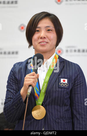 Chiba, Giappone. Judo giapponese giocatori hanno vinto 3 medaglie d'oro, 1 argento e 8 medaglie di bronzo nel Rio 2016 Giochi Olimpici. Il 15 agosto, 2016. Haruka Tachimoto (JPN) Judo : Japaese Judo medaglia partecipare ad una conferenza stampa presso l'Aeroporto di Narita in Chiba, Giappone. Judo giapponese giocatori hanno vinto 3 medaglie d'oro, 1 argento e 8 medaglie di bronzo nel Rio 2016 Giochi Olimpici . © AFLO SPORT/Alamy Live News Foto Stock