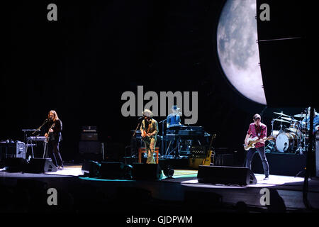 MIAMI BEACH, FL - 13 agosto: Ray Lamontagne esegue con My Morning Jacket al Fillmore il 13 agosto 2016 a Miami Beach, in Florida. Credito: mpi04/MediaPunch Foto Stock