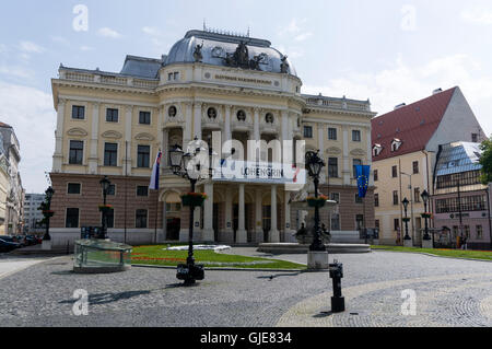 Il Teatro Nazionale Slovacco e l'edificio storico dell'Opera in Piazza Hviezdoslavovo a Bratislava, Slovacchia. Foto Stock