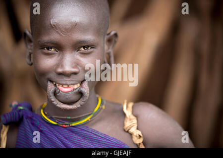 Suri tribù in Etiopia Foto Stock