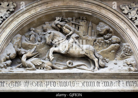 Il bassorilievo di San Giorgio e il drago Foto Stock