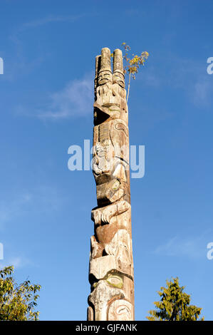 Stile Haida Prime Nazioni del totem pole in Cates Park, Deep Cove, British Columbia, Canada Foto Stock