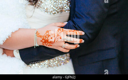 Sposa henna scolpito bella sposa la mano Foto Stock