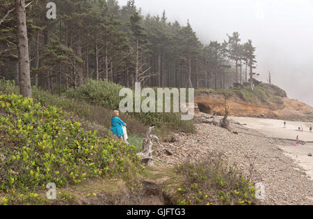 Pesante velatura su Oregon Coast e la spiaggia. Foto Stock