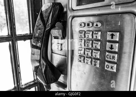 Vecchio Bursledon telefono pubblico Foto Stock