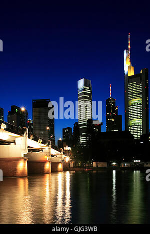 Untermainbrucke nel giugno,verticalmente Foto Stock