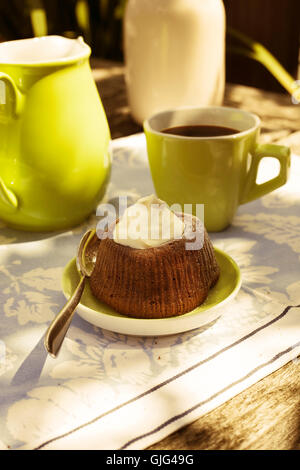 Souffle al cioccolato con zucchero al velo Foto Stock