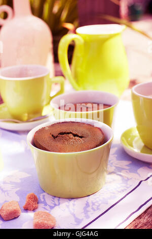 Souffle al cioccolato con zucchero al velo Foto Stock