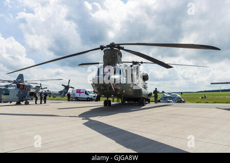 Il twin-motore, tandem rotore heavy-lift elicottero Boeing CH-47 Chinook. US Army. Foto Stock