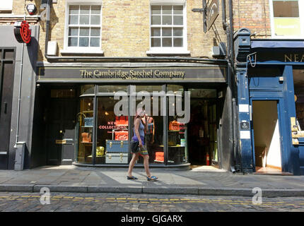 Il Cambridge sacchetta Company shop per uomini in Covent Garden, Londra Centrale Foto Stock