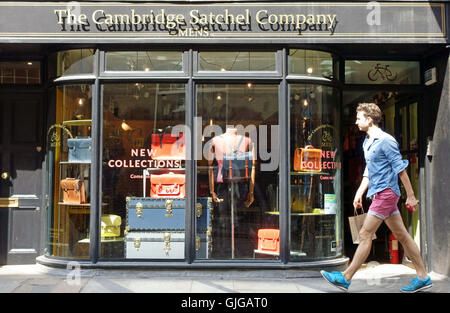 Il Cambridge sacchetta Company shop per uomini in Covent Garden, Londra Centrale Foto Stock