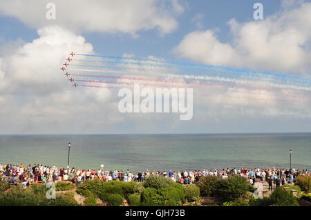 Cromer, Norfolk, Regno Unito. 17 Agosto, 2016. Le frecce rosse a Cromer Carnival Credit: John Worrall/Alamy Live News Foto Stock