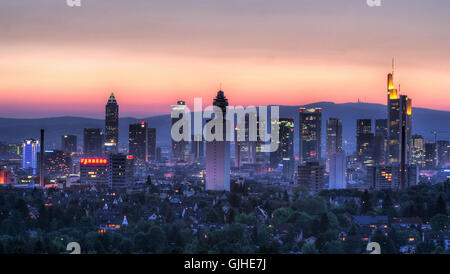 Tramonto skyline di Francoforte Foto Stock