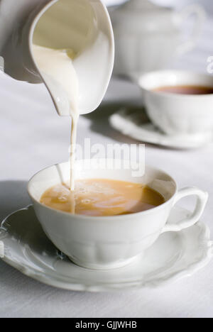 tazza tè latte Foto Stock