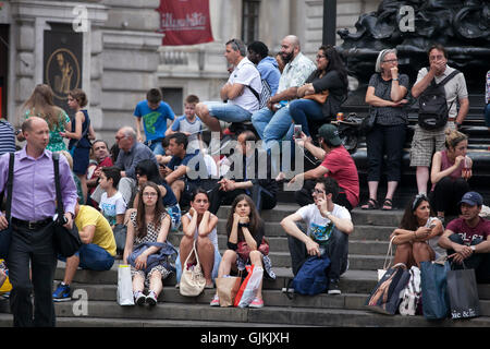 London, Regno Unito - 17 luglio, 2016. Londra - 23 Maggio: Piccadilly Circus con persone non identificate il 23 maggio 2016 a Londra. Il suo status di Foto Stock