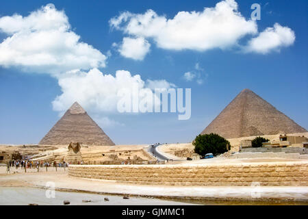 Monumento piramide cairo Foto Stock