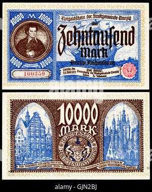 Il marchio *DAN 18* Danzig 10.000, emesso nel 1923, è una banconota di alto valore proveniente dalla città libera di Danzica. Riflette il sistema monetario della regione durante il periodo post-bellico, un periodo di instabilità economica in Europa. Foto Stock
