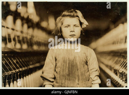 No restrizioni note un po' spinner in Globe Cotonificio. Augusta, Georgia da Lewis W. Hine, 1909 (LOC) Foto Stock