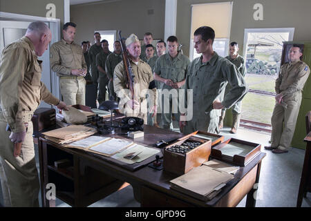 Hacksaw Ridge è un imminente American Biographical guerra film diretto da Mel Gibson e scritto da Andrew Knight, Robert Schenkkan Randall Wallace, e Gregorio Crosby. Questa fotografia è per il solo uso editoriale ed è il copyright del film company e/o il fotografo assegnato dal film o società di produzione e può essere riprodotto solo da pubblicazioni in congiunzione con la promozione del film di cui sopra. Un credito per il film company è richiesto. Il fotografo deve anche essere accreditato quando noto. Foto Stock