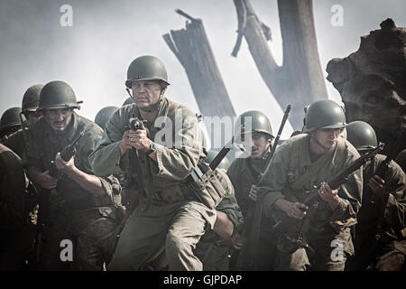 Hacksaw Ridge è un imminente American Biographical guerra film diretto da Mel Gibson e scritto da Andrew Knight, Robert Schenkkan Randall Wallace, e Gregorio Crosby. Questa fotografia è per il solo uso editoriale ed è il copyright del film company e/o il fotografo assegnato dal film o società di produzione e può essere riprodotto solo da pubblicazioni in congiunzione con la promozione del film di cui sopra. Un credito per il film company è richiesto. Il fotografo deve anche essere accreditato quando noto. Foto Stock