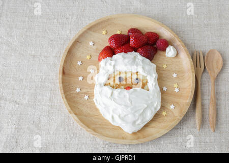 Divertimento in Casa Santa pancake prima colazione per i bambini,copia di sfondo spazio Foto Stock