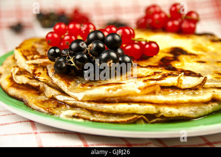 Il ribes nero Crepes Pancake Foto Stock