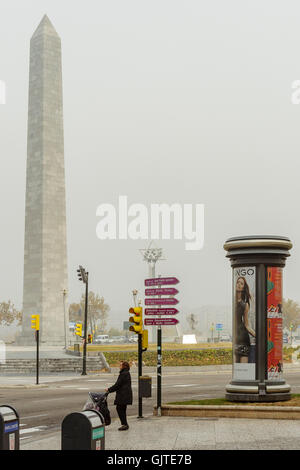 Obelisco in Europa plaza, Zaragoza city, Aragona, Spagna Foto Stock