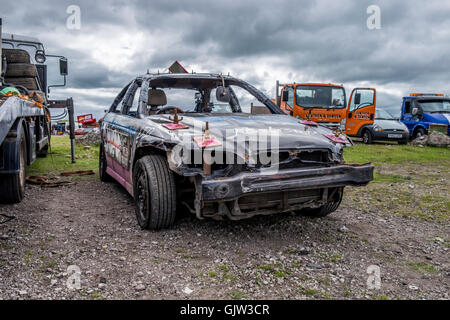 Magazzino auto ed banger racing a Carnforth race track Foto Stock