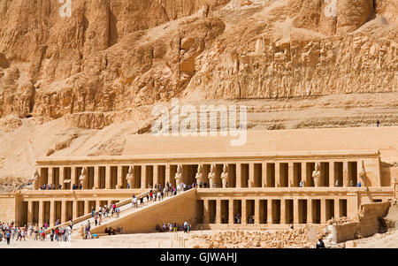 Il tempio di Hatshepsut a Luxor Egitto Foto Stock