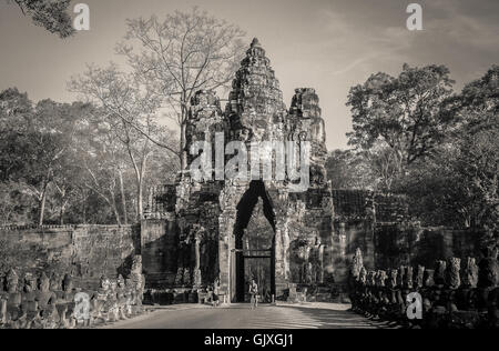 Angkor Wat, Cambogia - Agosto 2007: l'Angkor Thom porta sud a Siem Reap, Cambogia Foto Stock