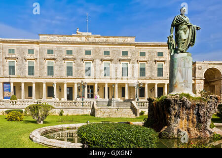 Statua di Sir Frederick Adam Museo di arte asiatica Grecia Corfu Foto Stock