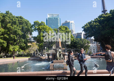 Hyde Park nel centro cittadino di Sydney inclusa la Archibald fontana,Nuovo Galles del Sud, Australia Foto Stock