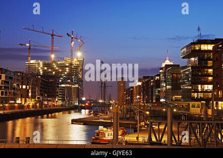 Hafencity di Amburgo - baustelle elbphilharmonie Foto Stock